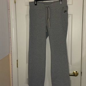 Nike low rise joggers Large, L